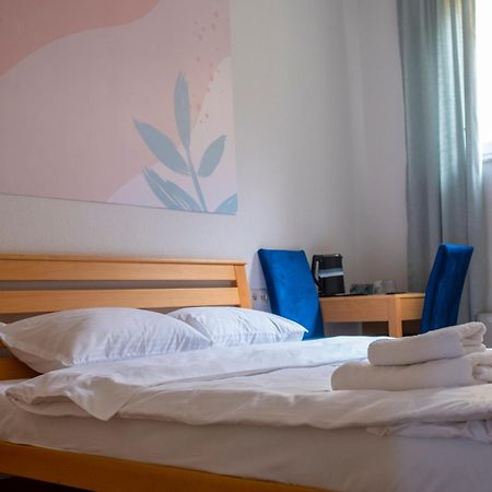 Mint Hotel Prizren Habitación foto